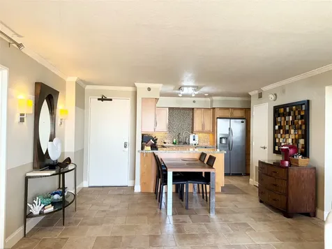 5220 Seawall Boulevard 438/439 Galveston TX 77551