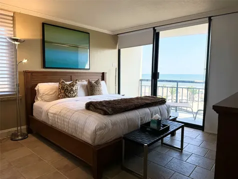 5220 Seawall Boulevard 438/439 Galveston TX 77551