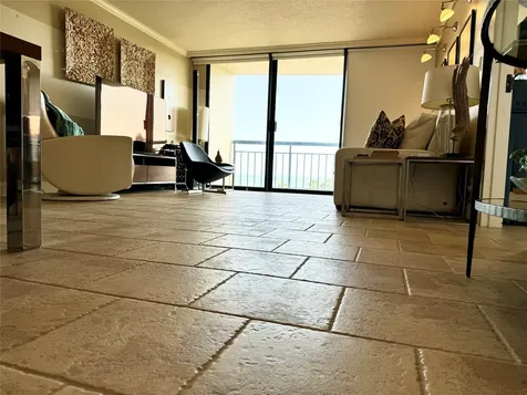 5220 Seawall Boulevard 438/439 Galveston TX 77551