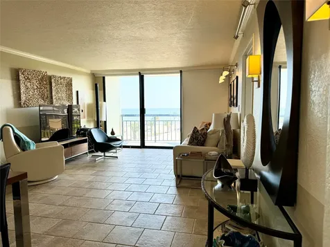 5220 Seawall Boulevard 438/439 Galveston TX 77551