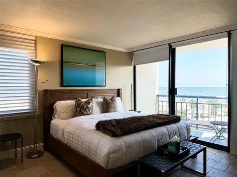 5220 Seawall Boulevard 438/439 Galveston TX 77551