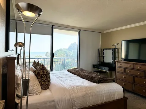 5220 Seawall Boulevard 438/439 Galveston TX 77551