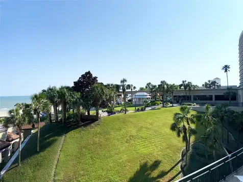 5220 Seawall Boulevard 438/439 Galveston TX 77551