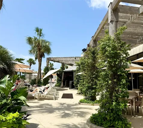 5220 Seawall Boulevard 438/439 Galveston TX 77551