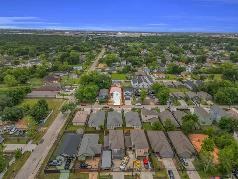 8136 Chateau Street Houston TX 77028
