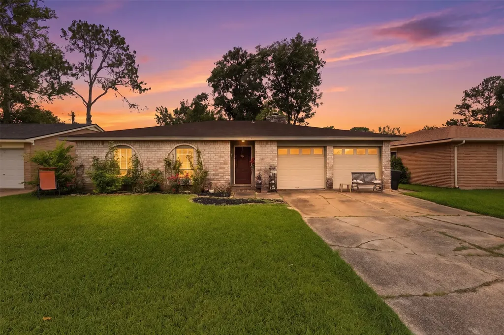 16910 David Glen Drive Friendswood TX 77546
