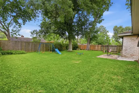 16910 David Glen Drive Friendswood TX 77546