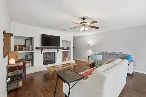 16910 David Glen Drive Friendswood TX 77546