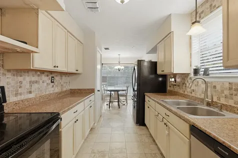 16910 David Glen Drive Friendswood TX 77546