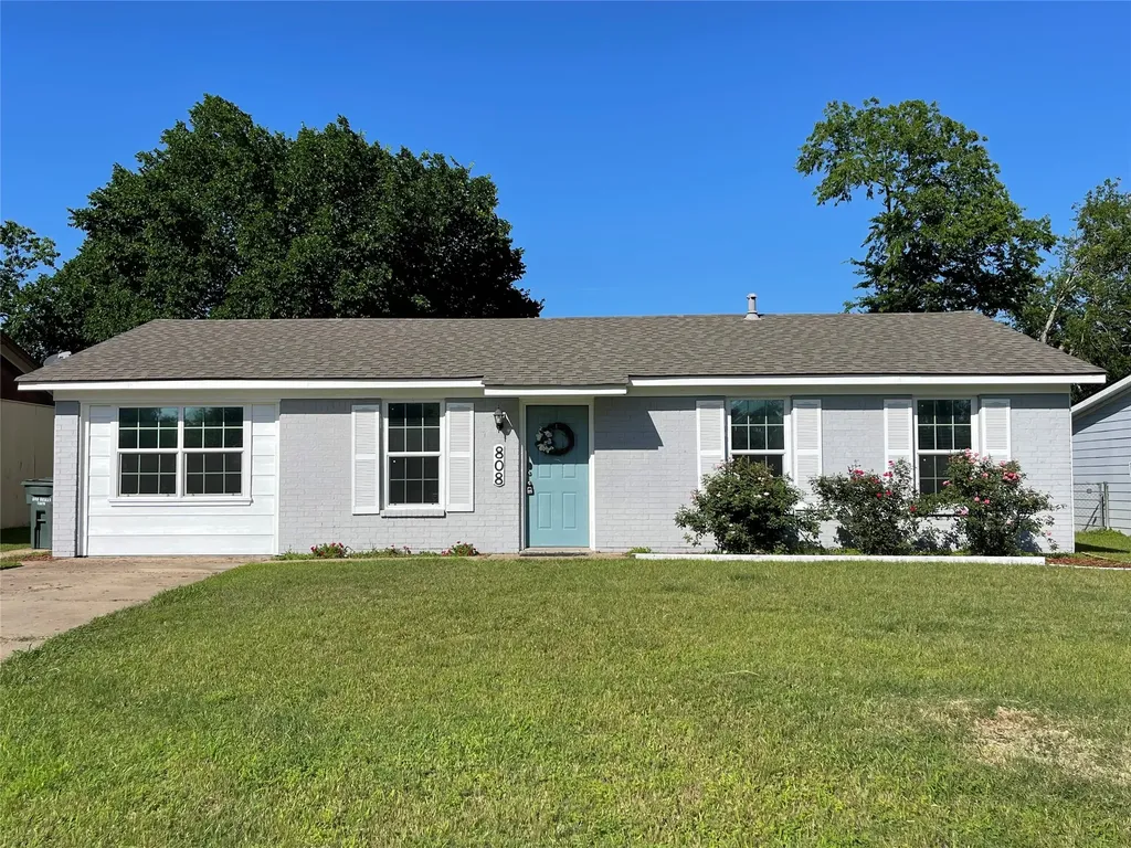 808 Dumas Drive Bryan TX 77803
