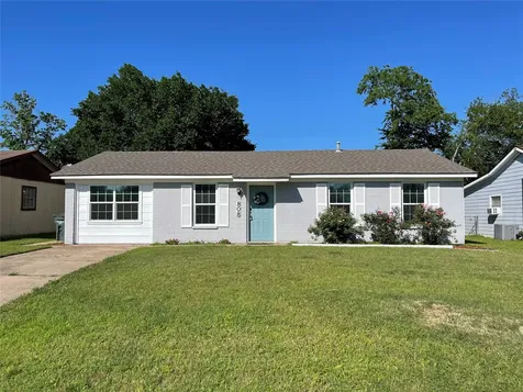 808 Dumas Drive Bryan TX 77803