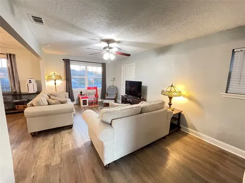 808 Dumas Drive Bryan TX 77803