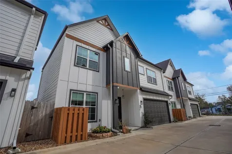 303 Blueberry Street B Houston TX 77018
