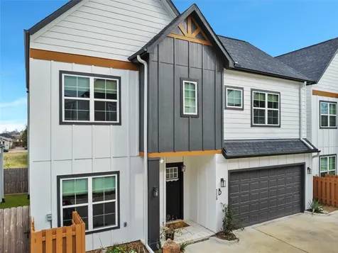 303 Blueberry Street B Houston TX 77018