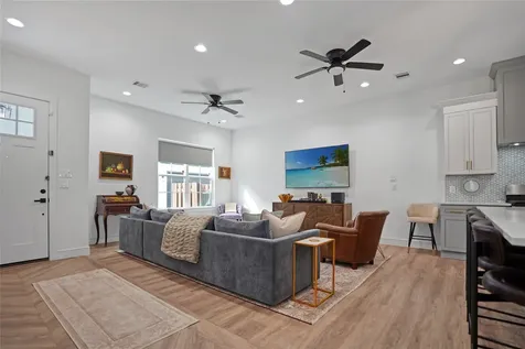 303 Blueberry Street B Houston TX 77018