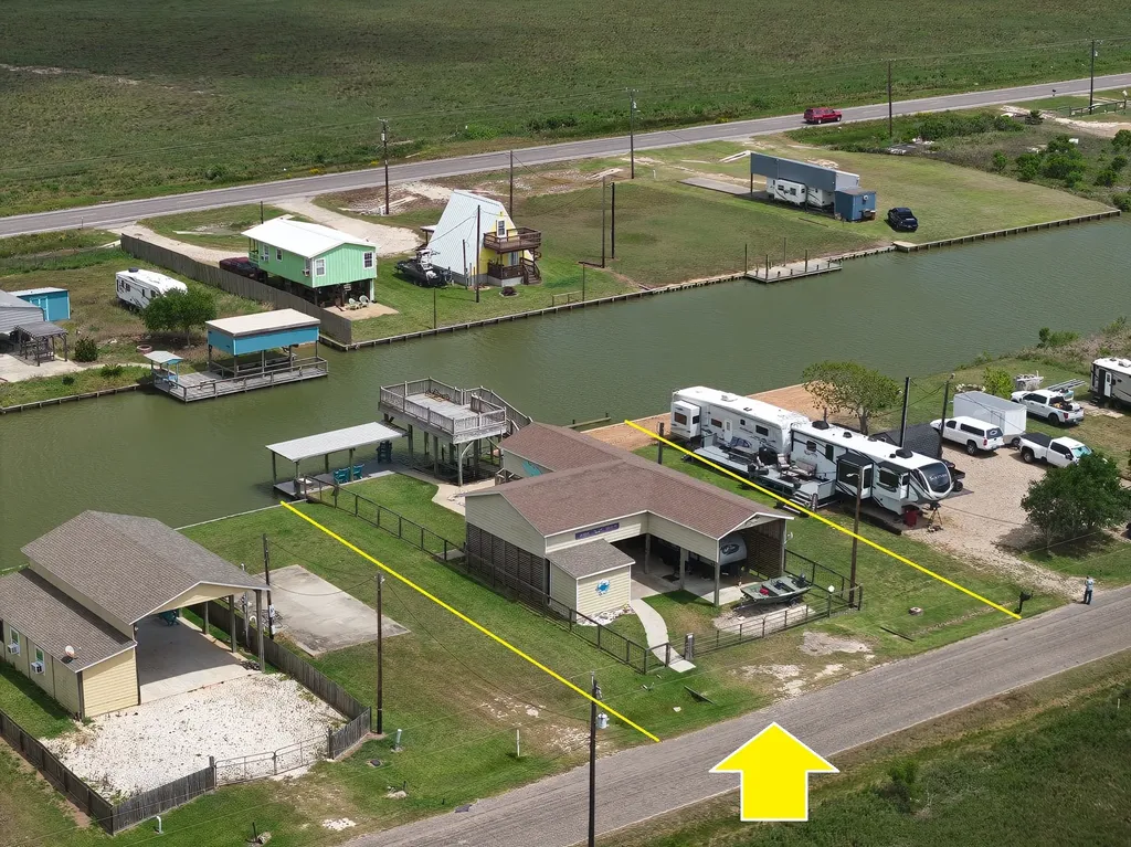 1253 County Road 299 Sargent TX 77414