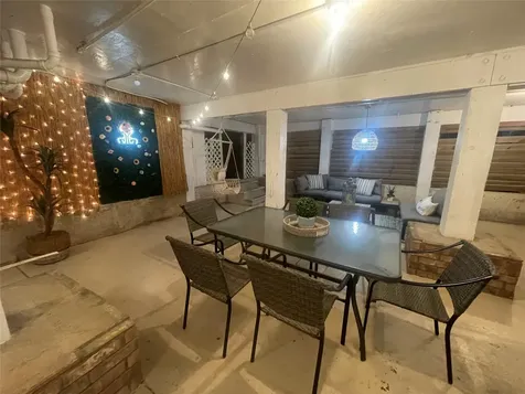 1212 55th Street Galveston TX 77551