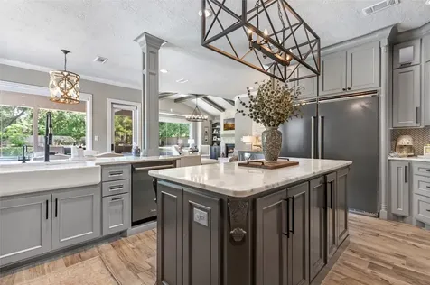 11 Turtle Cove Court Kingwood TX 77346