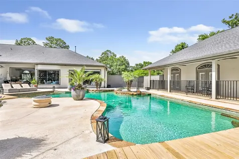 11 Turtle Cove Court Kingwood TX 77346