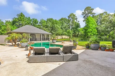 11 Turtle Cove Court Kingwood TX 77346