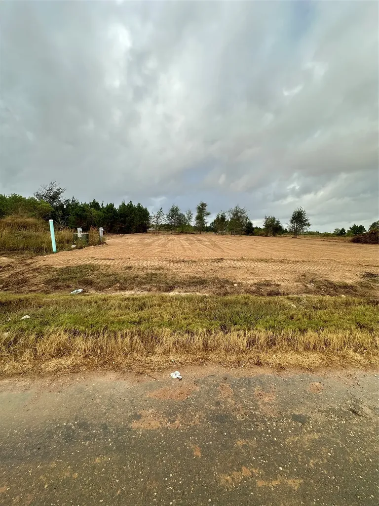 1179 Road 5705 Cleveland TX 77327