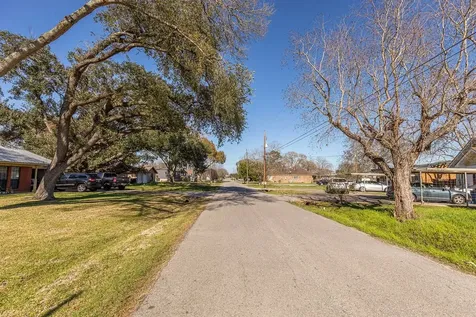 236 Old San Felipe Road Sealy TX 77474