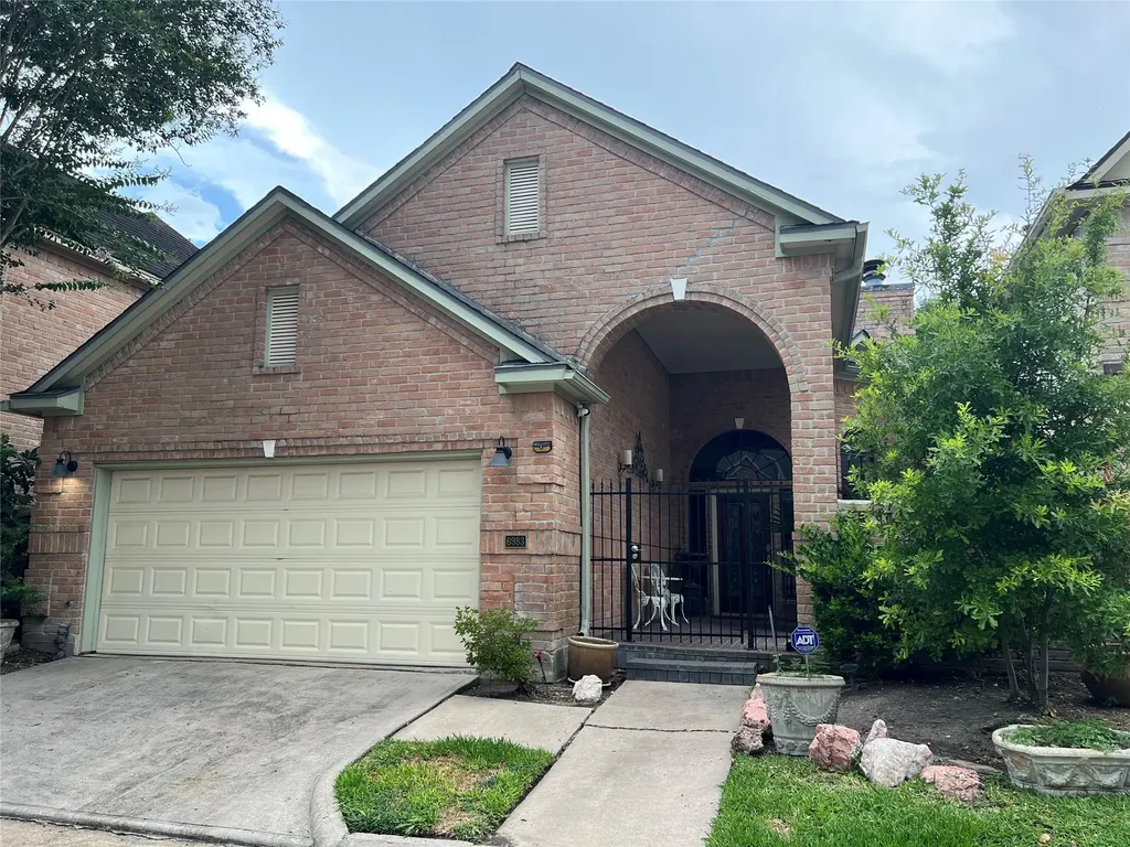 6983 Oakwood Park Houston TX 77040