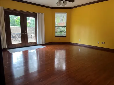 6983 Oakwood Park Houston TX 77040