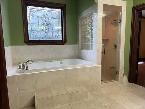 6983 Oakwood Park Houston TX 77040