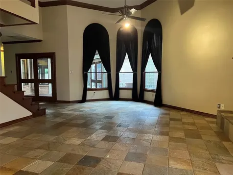 6983 Oakwood Park Houston TX 77040