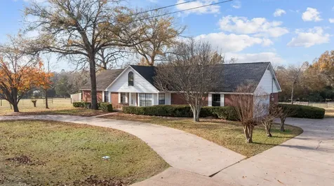 533 Creekwood Street Crockett TX 75835