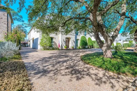 618 Shadywood Road Houston TX 77057
