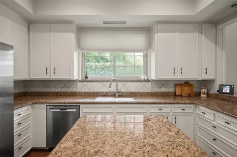 618 Shadywood Road Houston TX 77057