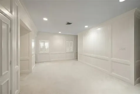 618 Shadywood Road Houston TX 77057