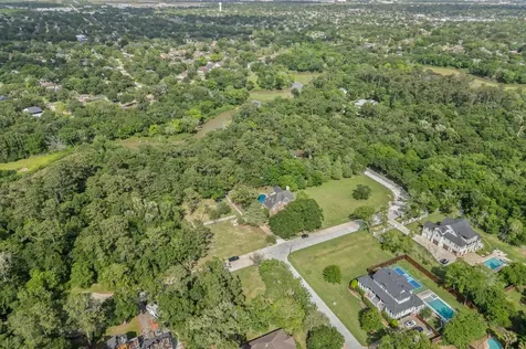 508 Independence Drive Friendswood TX 77546