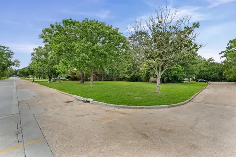508 Independence Drive Friendswood TX 77546