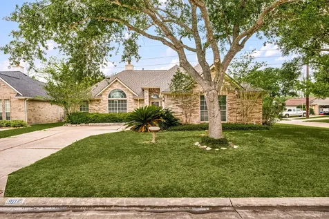 902 W Palmcrest Court Pearland TX 77584
