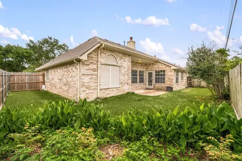 902 W Palmcrest Court Pearland TX 77584