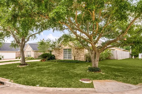 902 W Palmcrest Court Pearland TX 77584