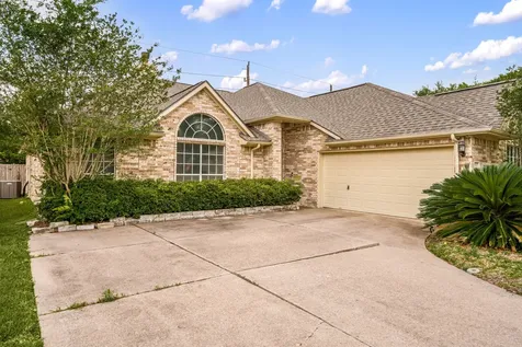 902 W Palmcrest Court Pearland TX 77584