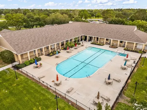 902 W Palmcrest Court Pearland TX 77584
