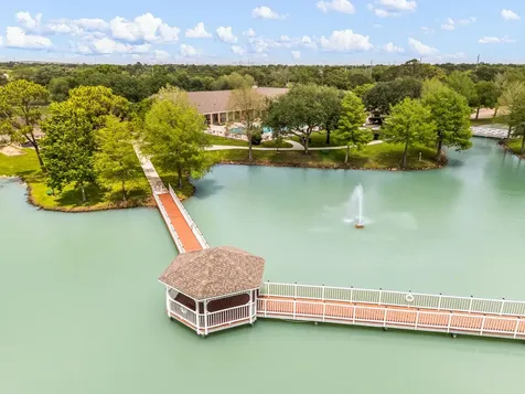 902 W Palmcrest Court Pearland TX 77584