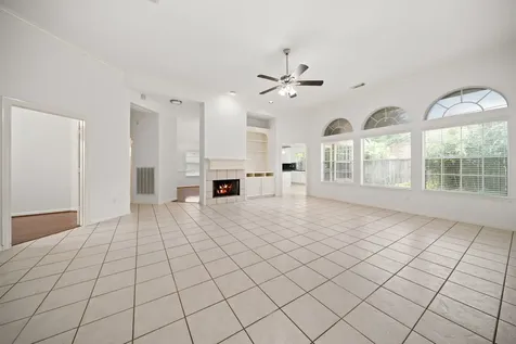 902 W Palmcrest Court Pearland TX 77584