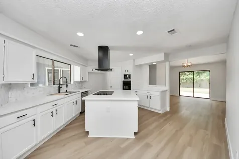 7427 Willow Oak Drive Baytown TX 77521