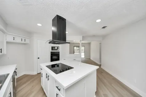 7427 Willow Oak Drive Baytown TX 77521