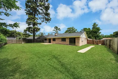 7427 Willow Oak Drive Baytown TX 77521