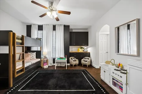 2416 Couch Street Houston TX 77008