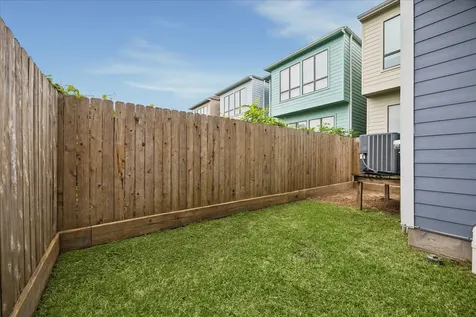 2416 Couch Street Houston TX 77008