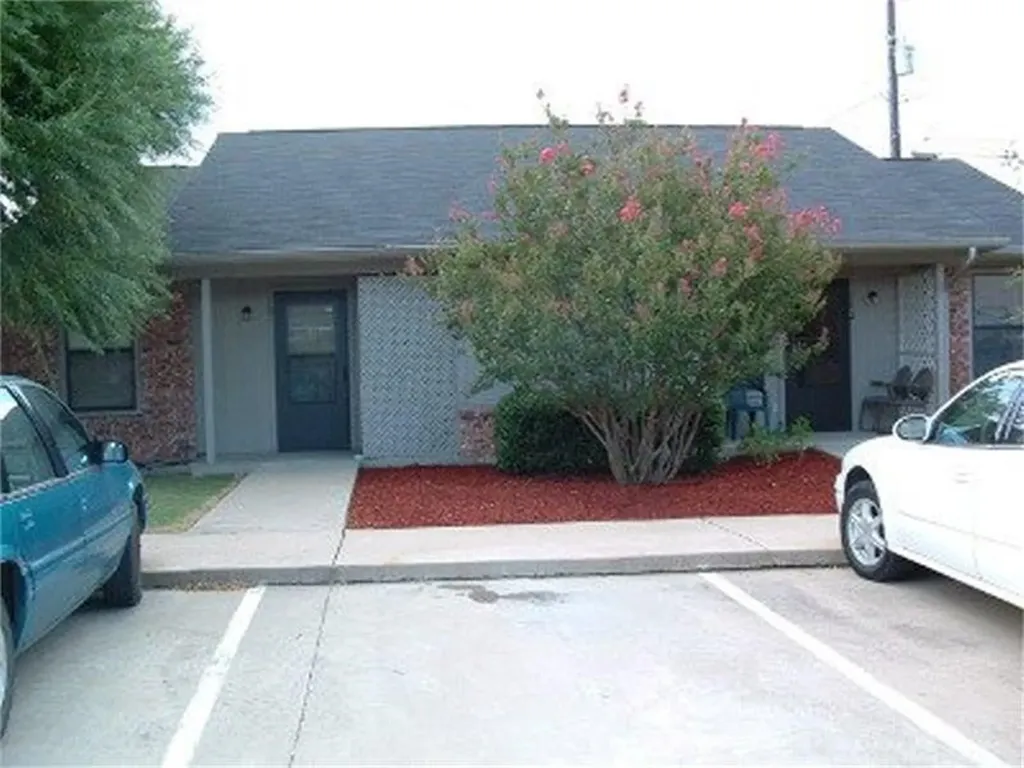 108 W 8th Street Venus TX 76084