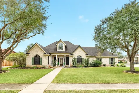 900 N Belle Street Angleton TX 77515